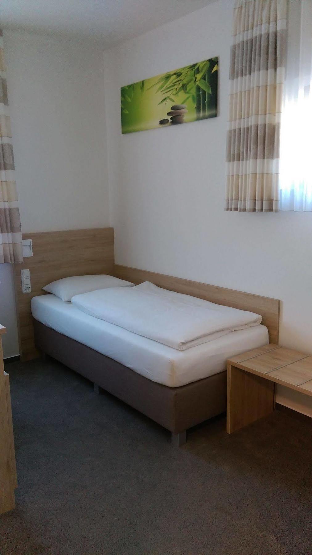 Gasthaus Pension Rezatgrund Windsbach Экстерьер фото