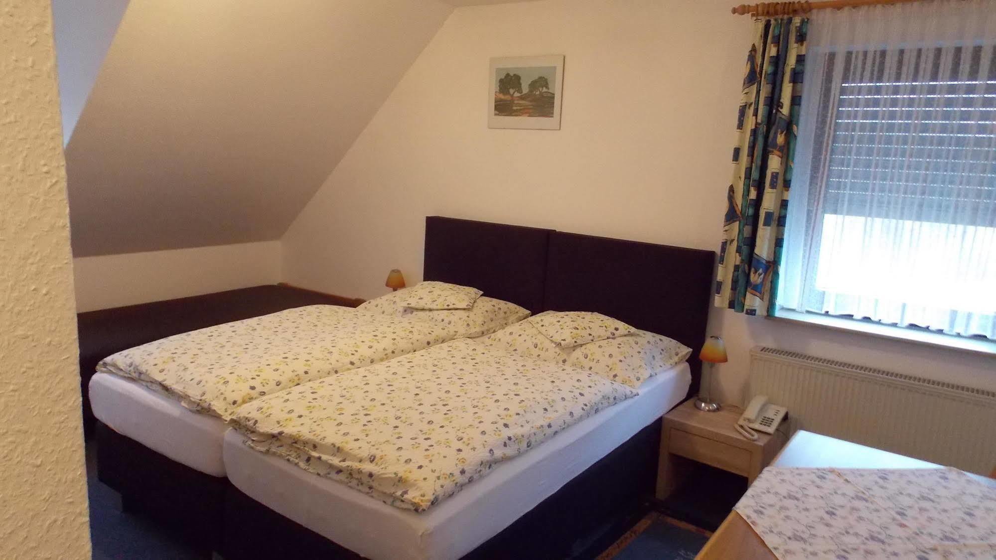 Gasthaus Pension Rezatgrund Windsbach Экстерьер фото